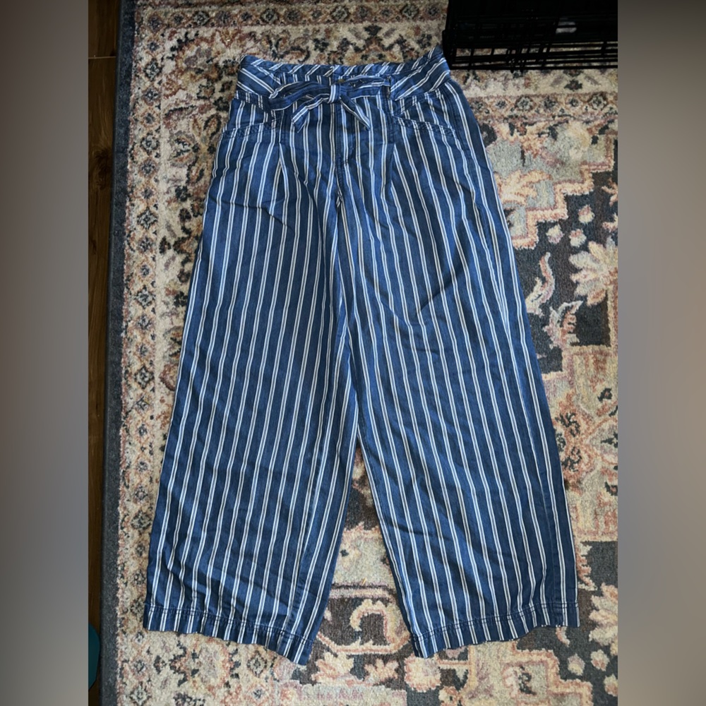 Flowy American Eagle pants